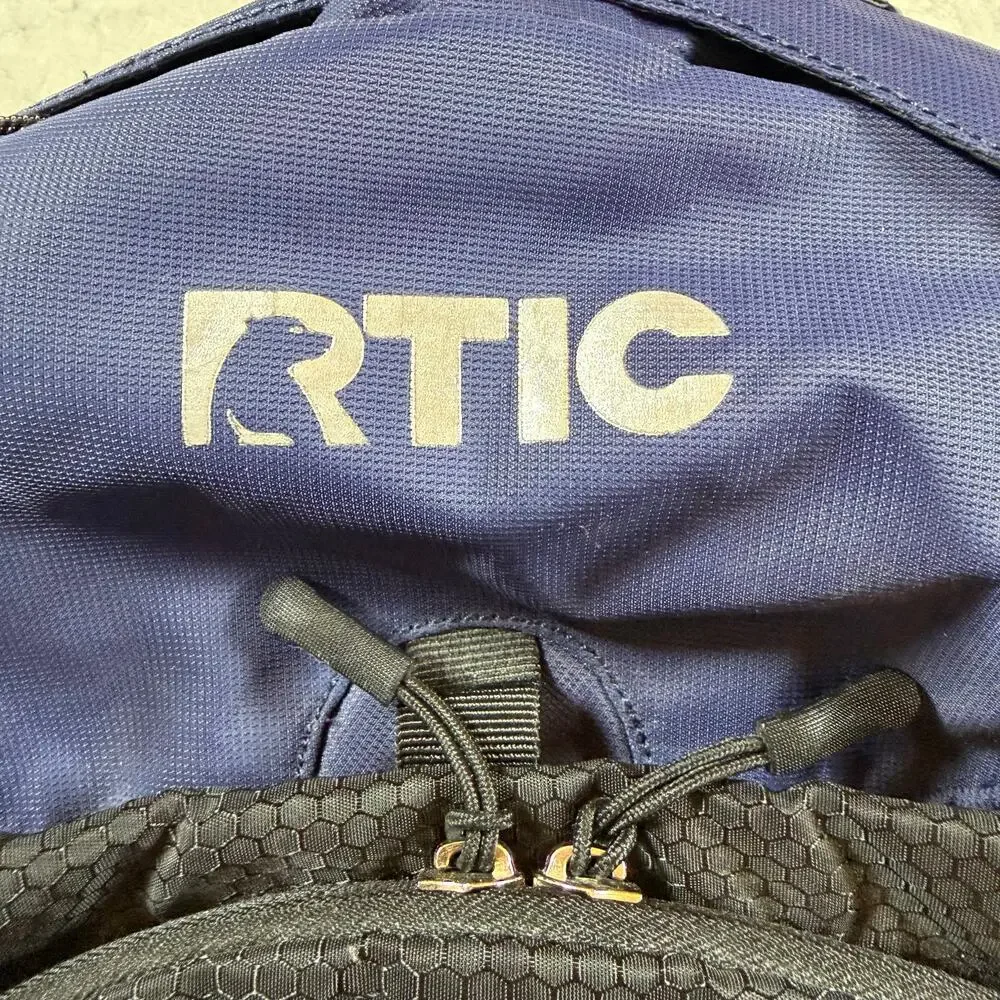 RTIC Hiking Hydration Day Pack Backpack 35L Capacity 2.0L Reservoir Blue Black